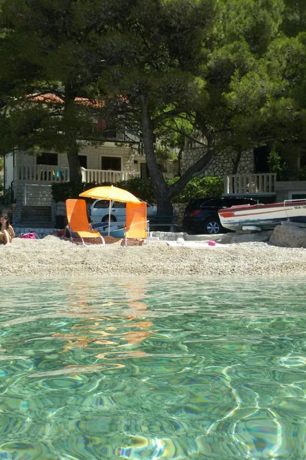 Apartments By The Sea Brela, Makarska - 11821 Exterior photo