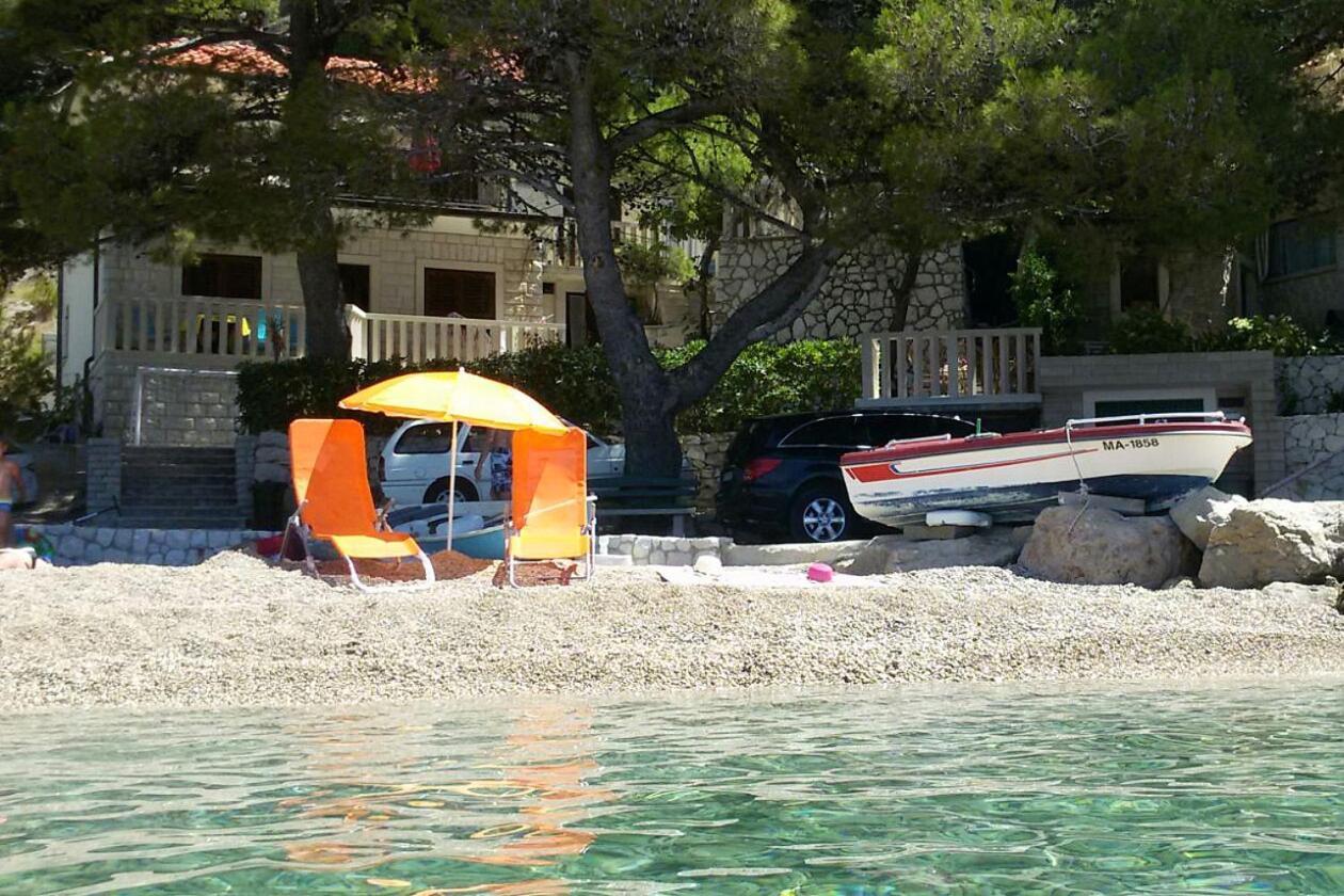 Apartments By The Sea Brela, Makarska - 11821 Exterior photo