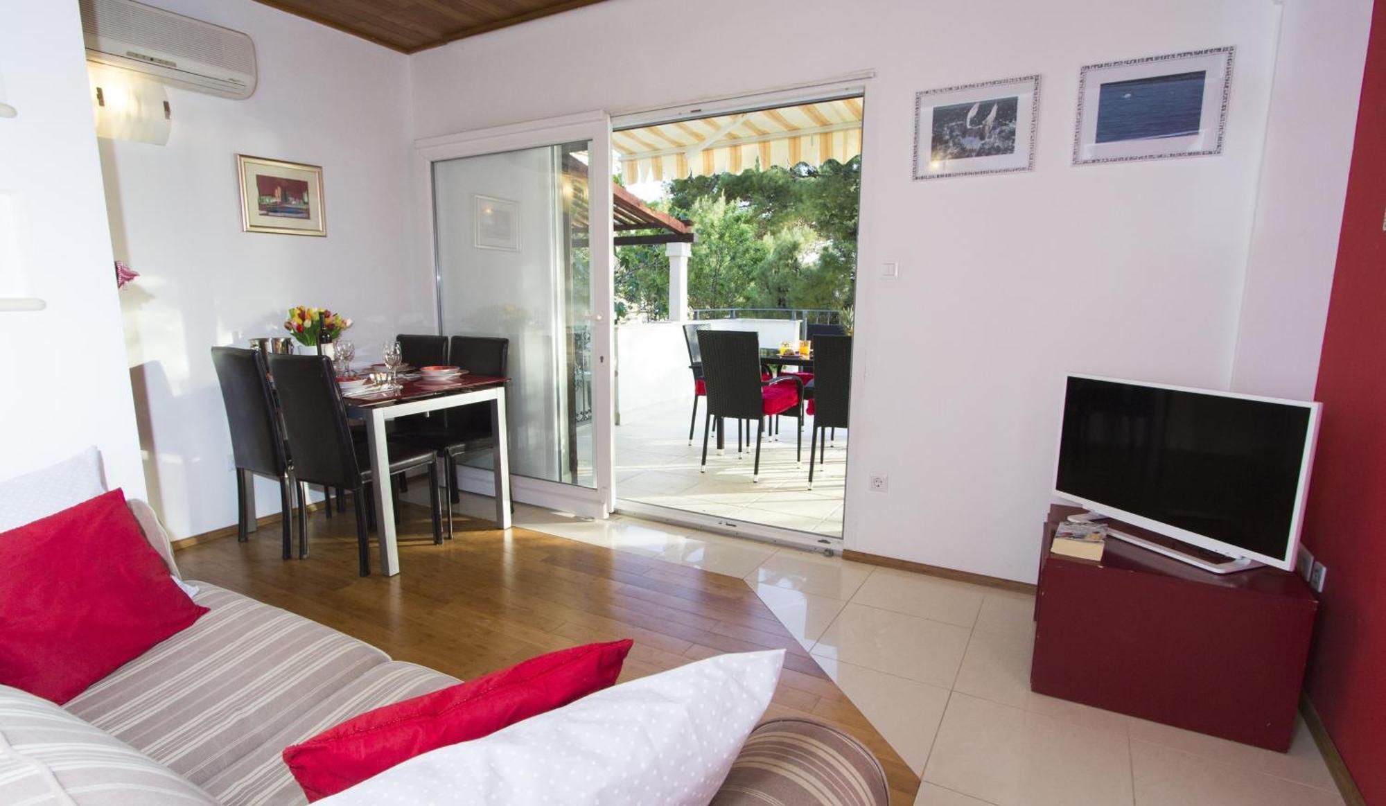 Apartments By The Sea Brela, Makarska - 11821 Room photo